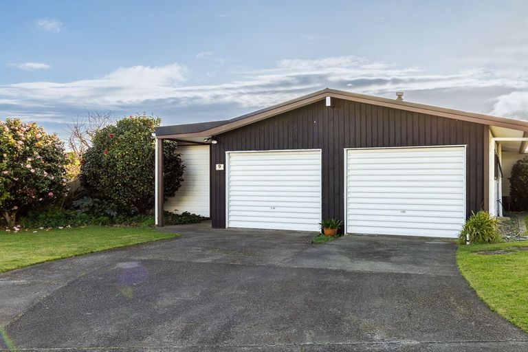 Photo of property in 9 Tudor Court, Paraparaumu Beach, Paraparaumu, 5032