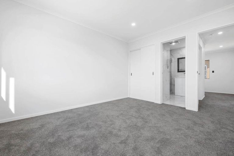 Photo of property in 10b Kent Road, Manurewa, Auckland, 2102