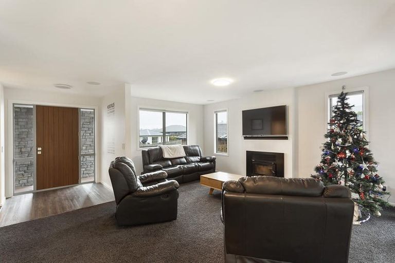 Photo of property in 11 Glendermid Close, Sawyers Bay, Port Chalmers, 9023