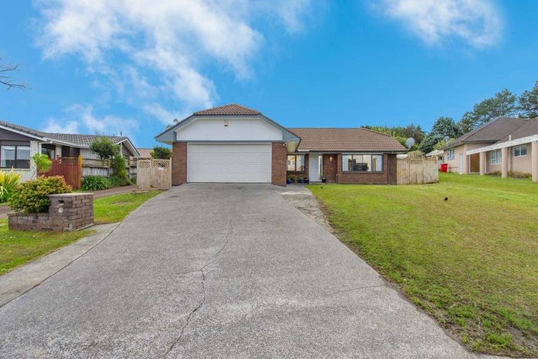 Photo of property in 49 Golfland Drive, Golflands, Auckland, 2013