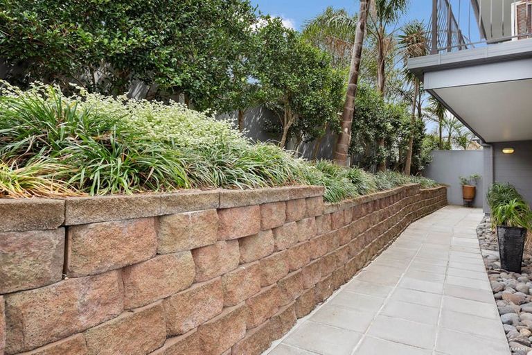 Photo of property in 4/99 Mokoia Road, Birkenhead, Auckland, 0626