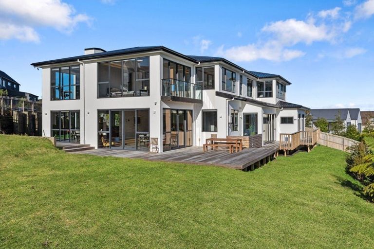 Photo of property in 8 Ridgelea Road, Long Bay, Albany, 0792