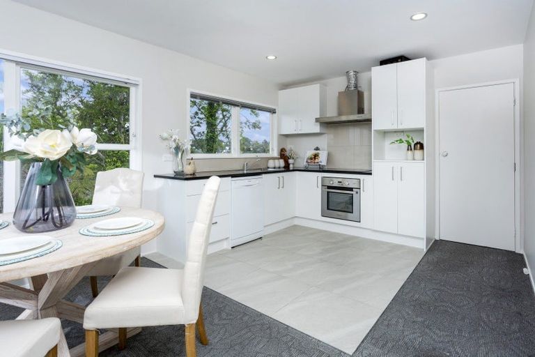 Photo of property in 1 Phillipa Place, Browns Bay, Auckland, 0630