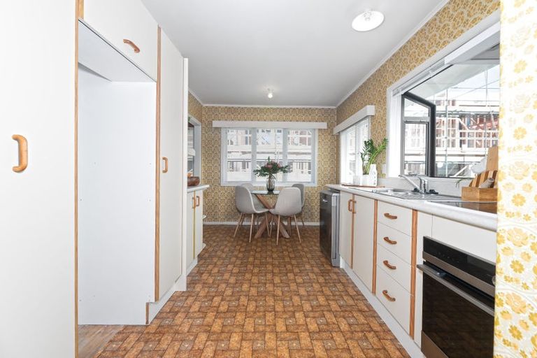 Photo of property in 23 Hereford Street, Te Atatu Peninsula, Auckland, 0610