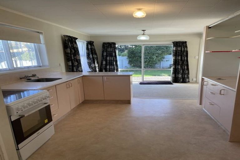 Photo of property in 17 Durham Avenue, Tamatea, Napier, 4112