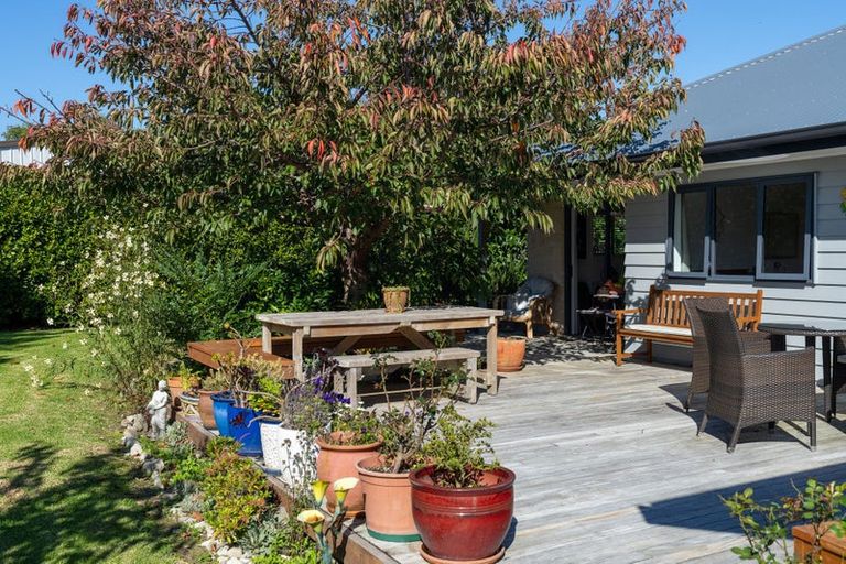 Photo of property in 6 Karlos Lane, Levin, 5510