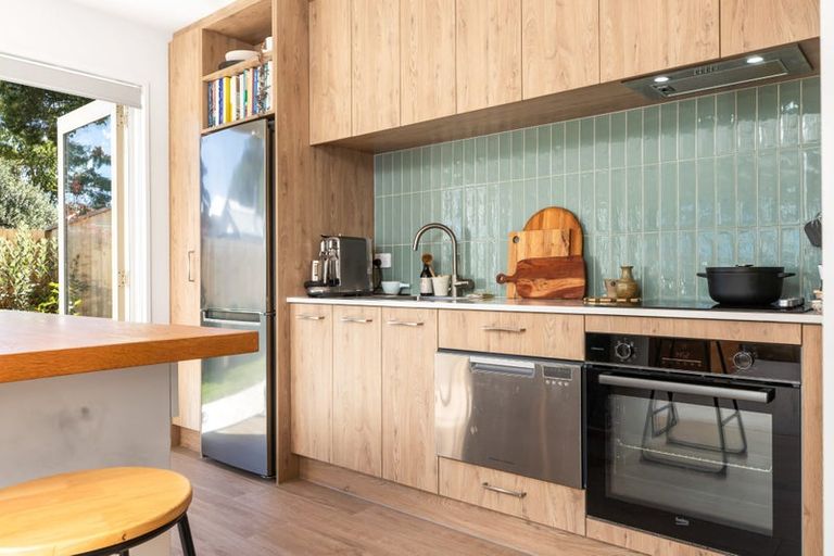 Photo of property in 3/15 Domett Street, Waltham, Christchurch, 8023