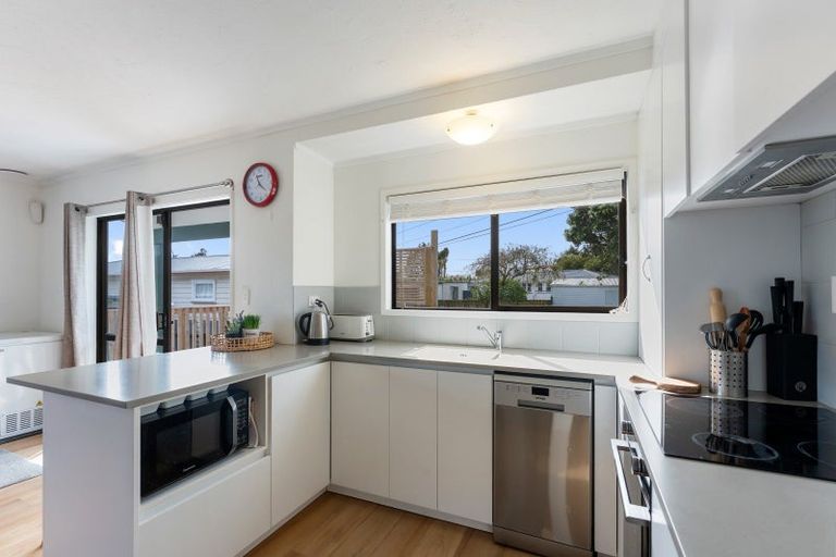 Photo of property in 6a Parakai Street, Paraparaumu, 5032