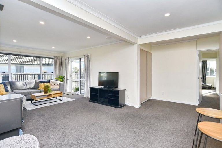 Photo of property in 6 Aspen Place, Parklands, Christchurch, 8083