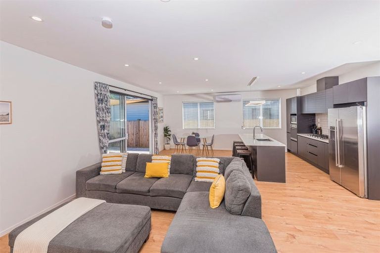 Photo of property in 5 Ropere Street, Kumeu, 0810