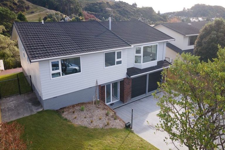Photo of property in 50 Exploration Way, Whitby, Porirua, 5024