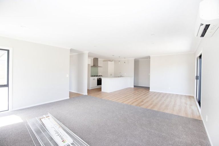 Photo of property in 6 Te Ara O Roimata, Wainuiomata, Lower Hutt, 5014