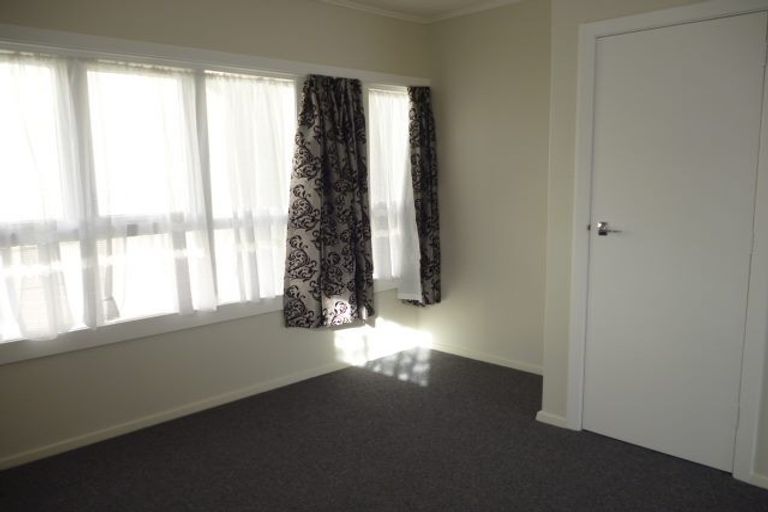 Photo of property in 1/33 Queen Street, Upper Hutt Central, Upper Hutt, 5018