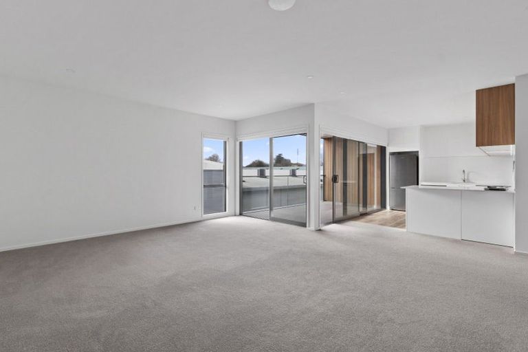 Photo of property in 2/13 Commerce Street, Frankton, Hamilton, 3204