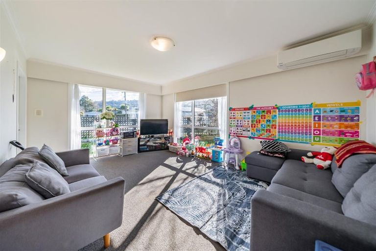 Photo of property in 120 Kings Crescent, Hutt Central, Lower Hutt, 5010