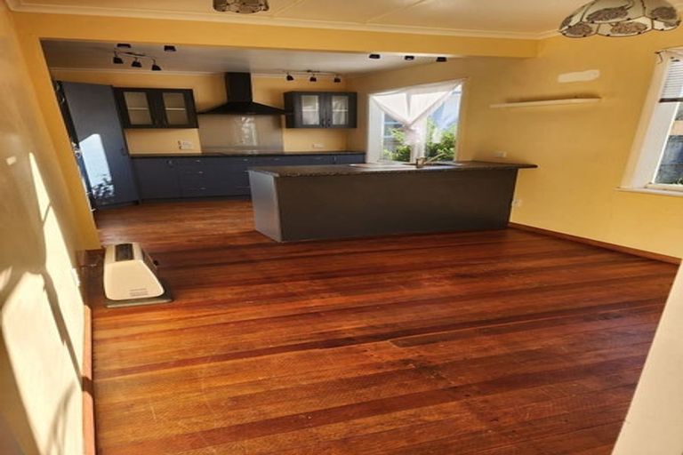 Photo of property in 114 Wainuiomata Road, Wainuiomata, Lower Hutt, 5014