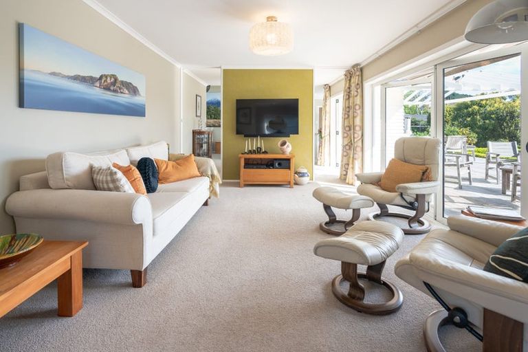 Photo of property in 450 Te Moana Road, Waikanae, 5036