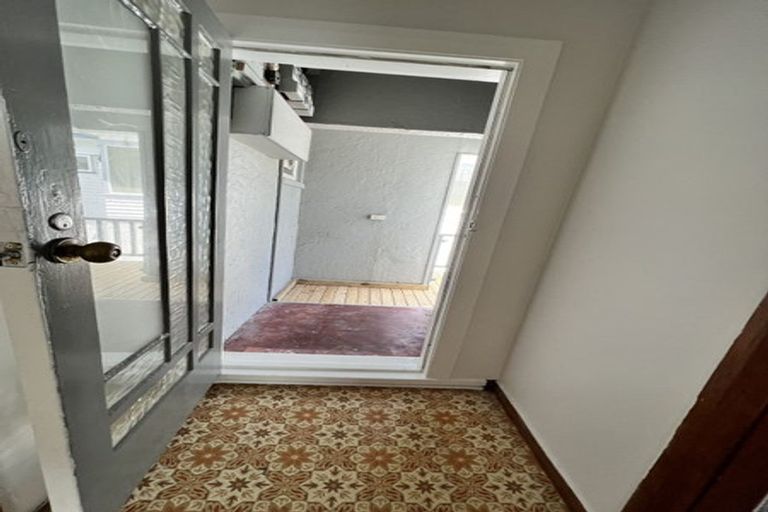 Photo of property in 4/5 Benares Street, Khandallah, Wellington, 6035