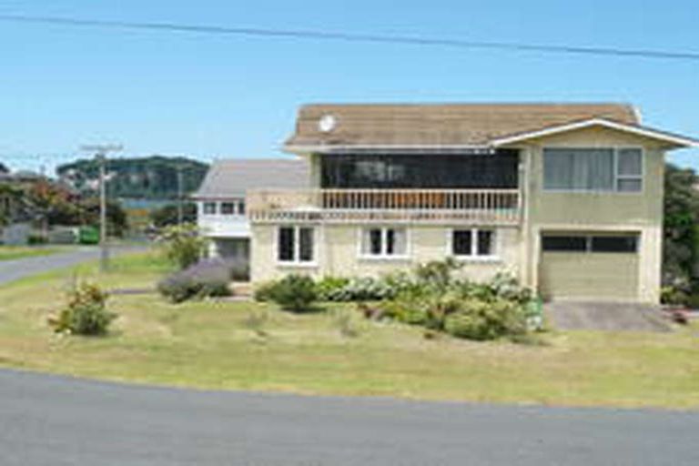 Photo of property in 103 Saint Patricks Row, Whangamata, 3620