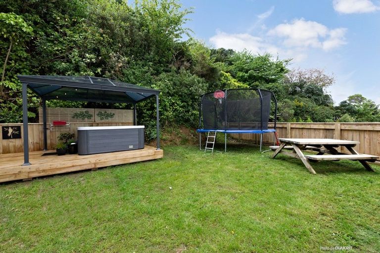 Photo of property in 4b Sarah Way, Crofton Downs, Wellington, 6035