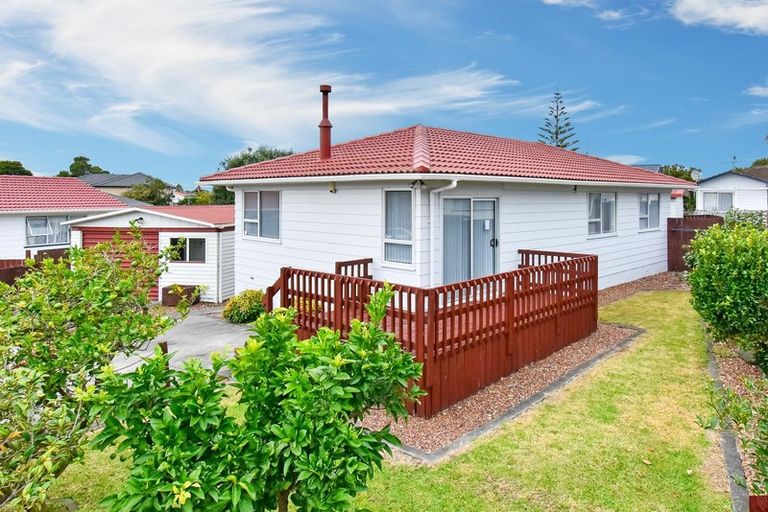 Photo of property in 6 Narada Place, Papatoetoe, Auckland, 2025