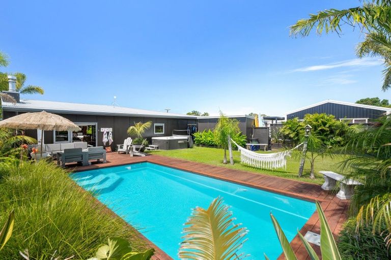 Photo of property in 209 Kiwi Road, Whangamata, 3620