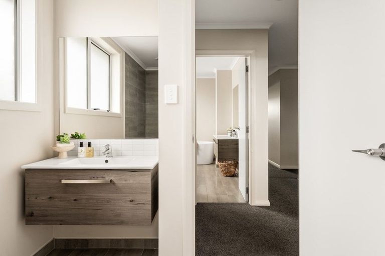 Photo of property in 83 Penetaka Heights, Pyes Pa, Tauranga, 3112