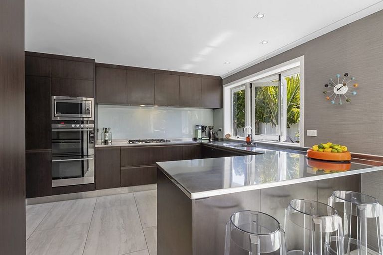 Photo of property in 14d Chilman Street, Strandon, New Plymouth, 4312