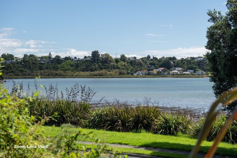 Photo of property in 220 Welcome Bay Road, Welcome Bay, Tauranga, 3112