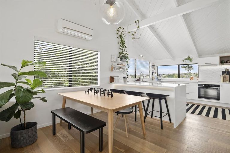 Photo of property in 2/87 Nigel Road, Browns Bay, Auckland, 0630