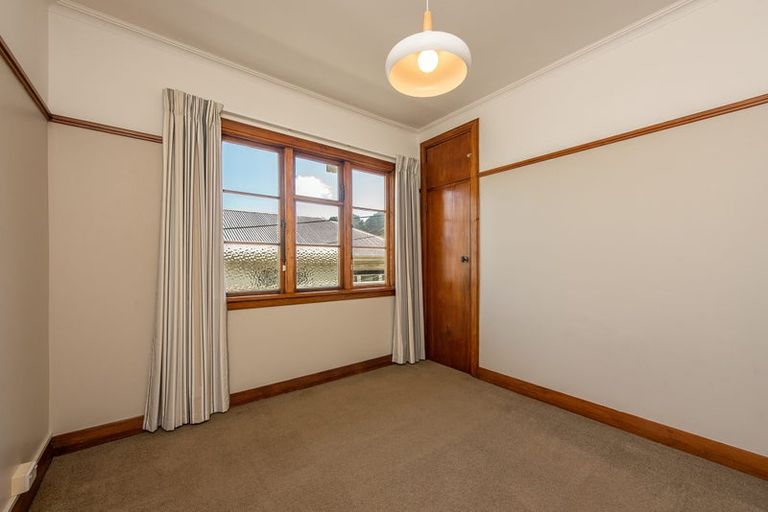 Photo of property in Ionian Flats, 123-125 Brougham Street, Mount Victoria, Wellington, 6011