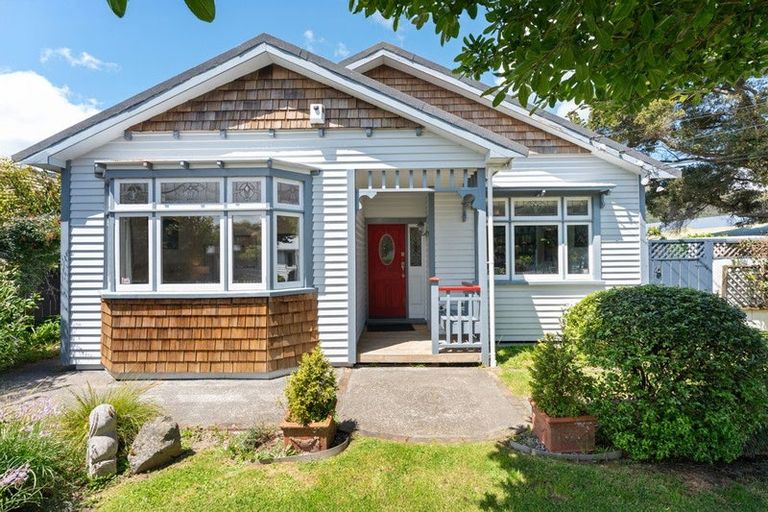 Photo of property in 284 Waiwhetu Road, Fairfield, Lower Hutt, 5011