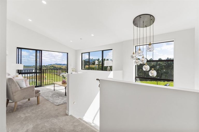Photo of property in 13 Bremner Ridge Street, Flat Bush, Auckland, 2019