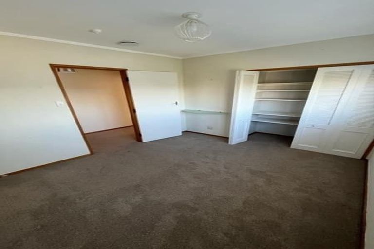 Photo of property in 9 Ellesmere Crescent, Pakuranga Heights, Auckland, 2010