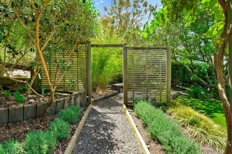 Photo of property in 6 Whale Cove, Stanmore Bay, Whangaparaoa, 0932