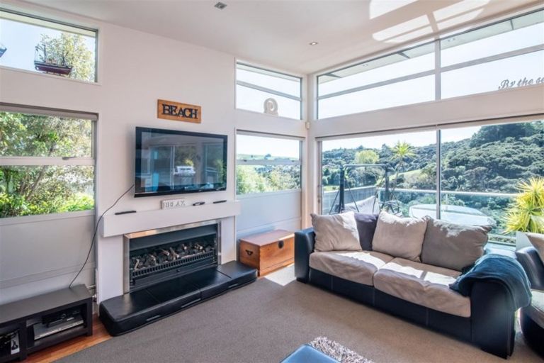 Photo of property in 2 Langlois Lane, Akaroa, 7520