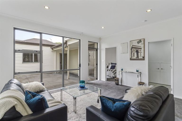 Photo of property in 35 The Track, Takanini, 2112