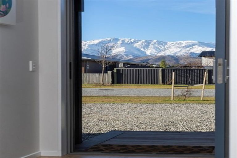 Photo of property in 3 Hewson Crescent, Lake Hawea, Wanaka, 9382