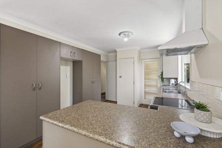 Photo of property in 136a Seaview Road, Westown, New Plymouth, 4310