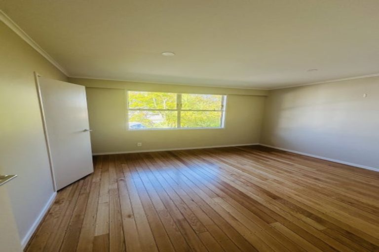 Photo of property in 120 Birkdale Road, Birkdale, Auckland, 0626