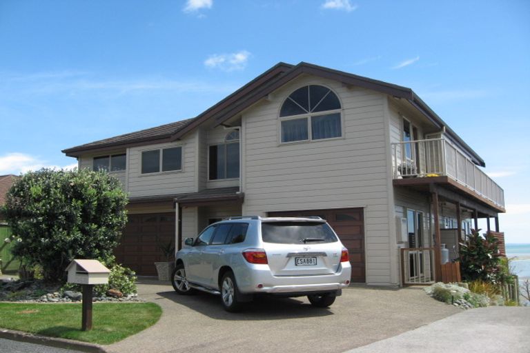 Photo of property in 26b Crispe Road, Clarks Beach, 2122
