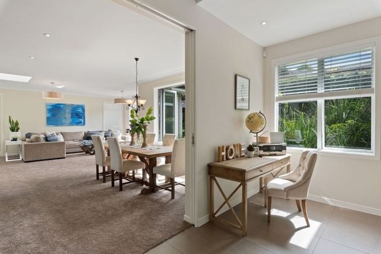 Photo of property in 59 Lonely Road, Fairview Heights, Auckland, 0632