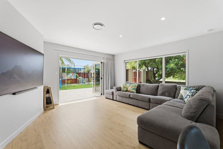 Photo of property in 2 Aranui Drive, Papamoa Beach, Papamoa, 3118