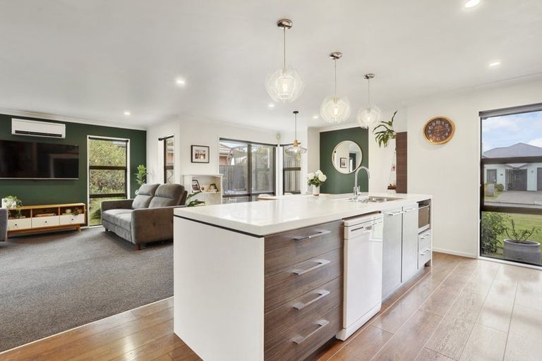 Photo of property in 13 Lancewood Way, Rangiora, 7400