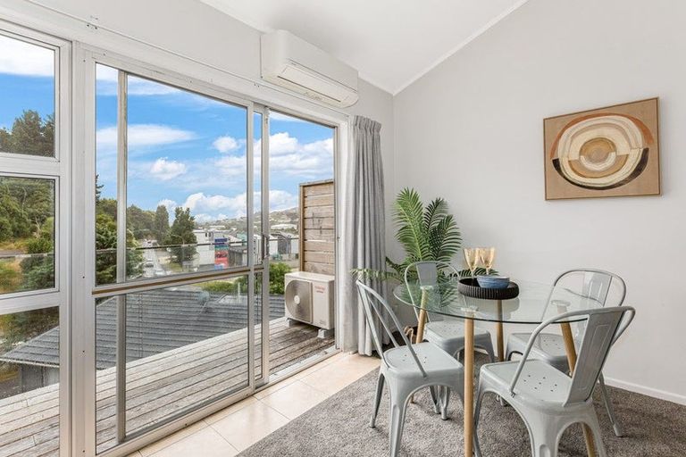 Photo of property in 9/124 Redwood Avenue, Tawa, Wellington, 5028