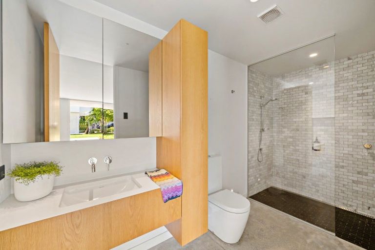 Photo of property in 215 Jervois Road, Herne Bay, Auckland, 1011