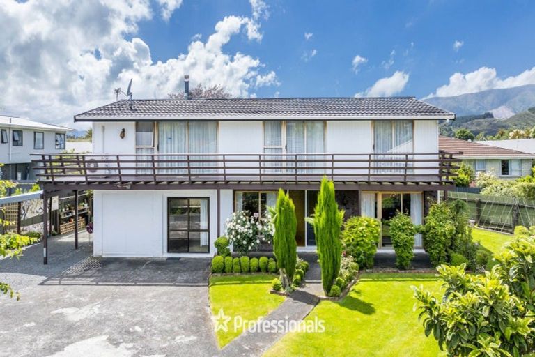 Photo of property in 22a Oxford Crescent, Ebdentown, Upper Hutt, 5018