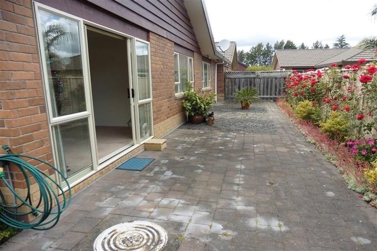 Photo of property in Parkvale Estate, 1232/5 Howard Street, Parkvale, Hastings, 4122