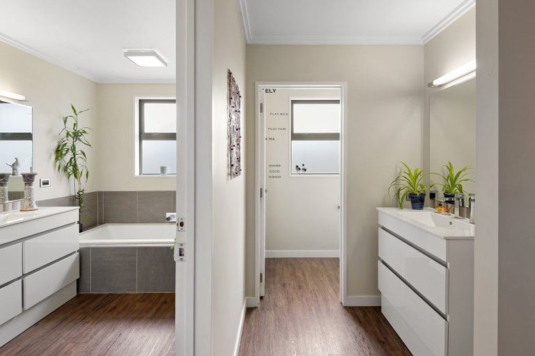 Photo of property in 184 High Street, Oxford, 7430