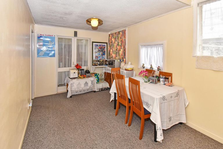 Photo of property in 9 Menary Street, Papakura, 2110